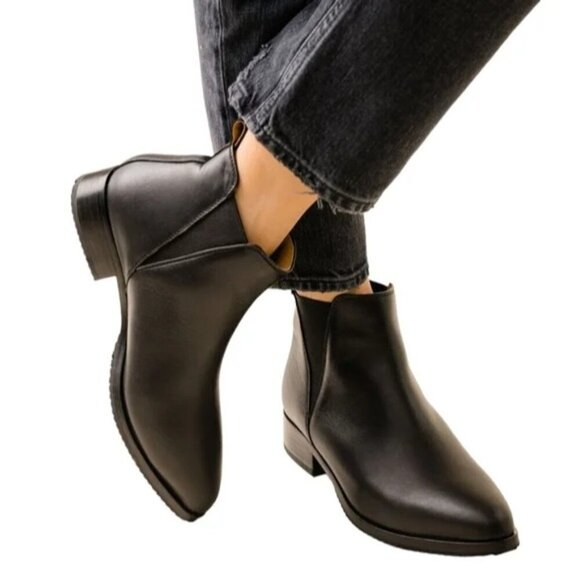 Nisola Eva Everyday Chelsea Boots Classic Ankle Black Leather Size 9 NEW - Picture 1 of 6
